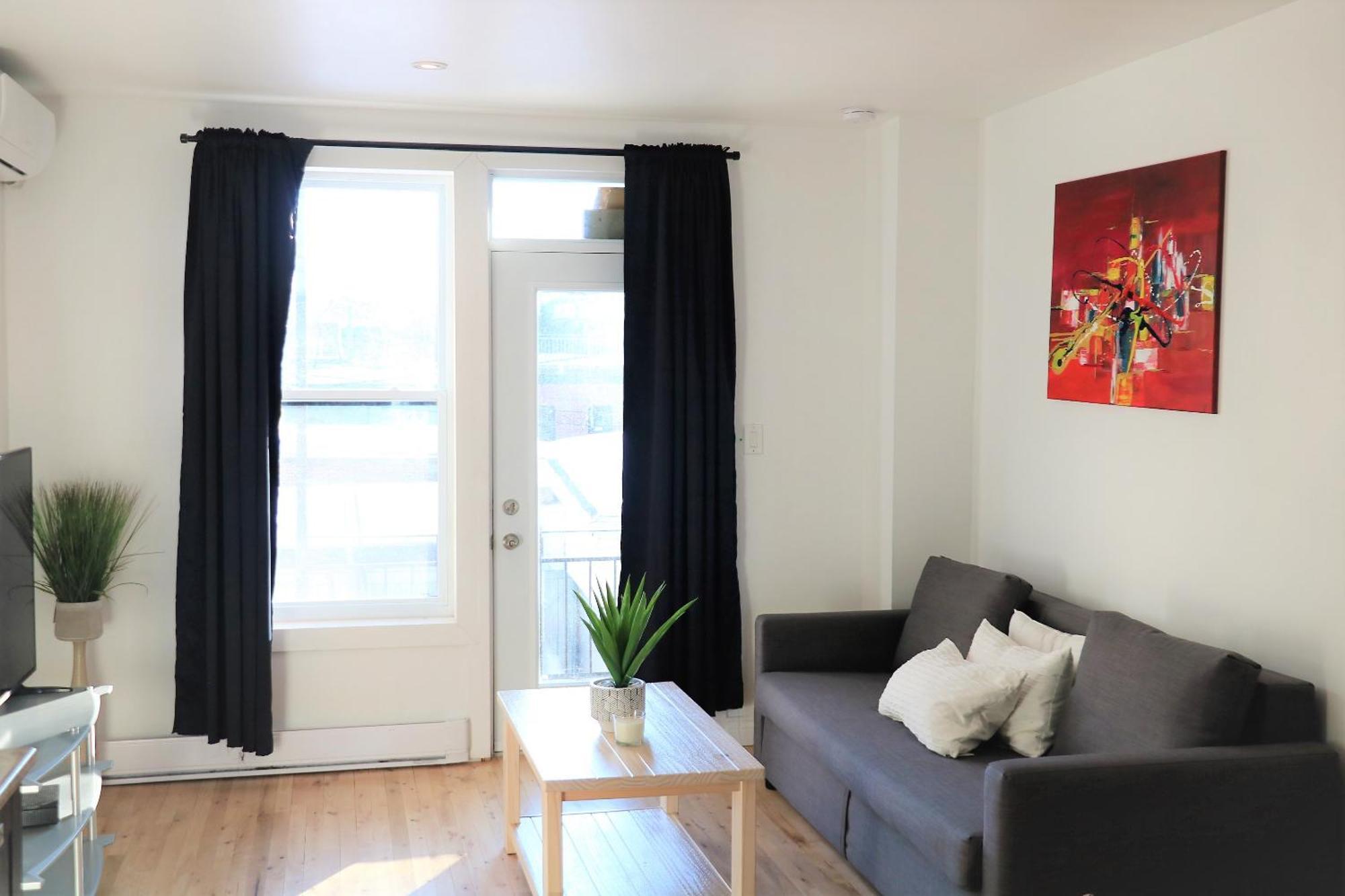 5-Star Prime Location - Bright Condo Montreal Exterior photo